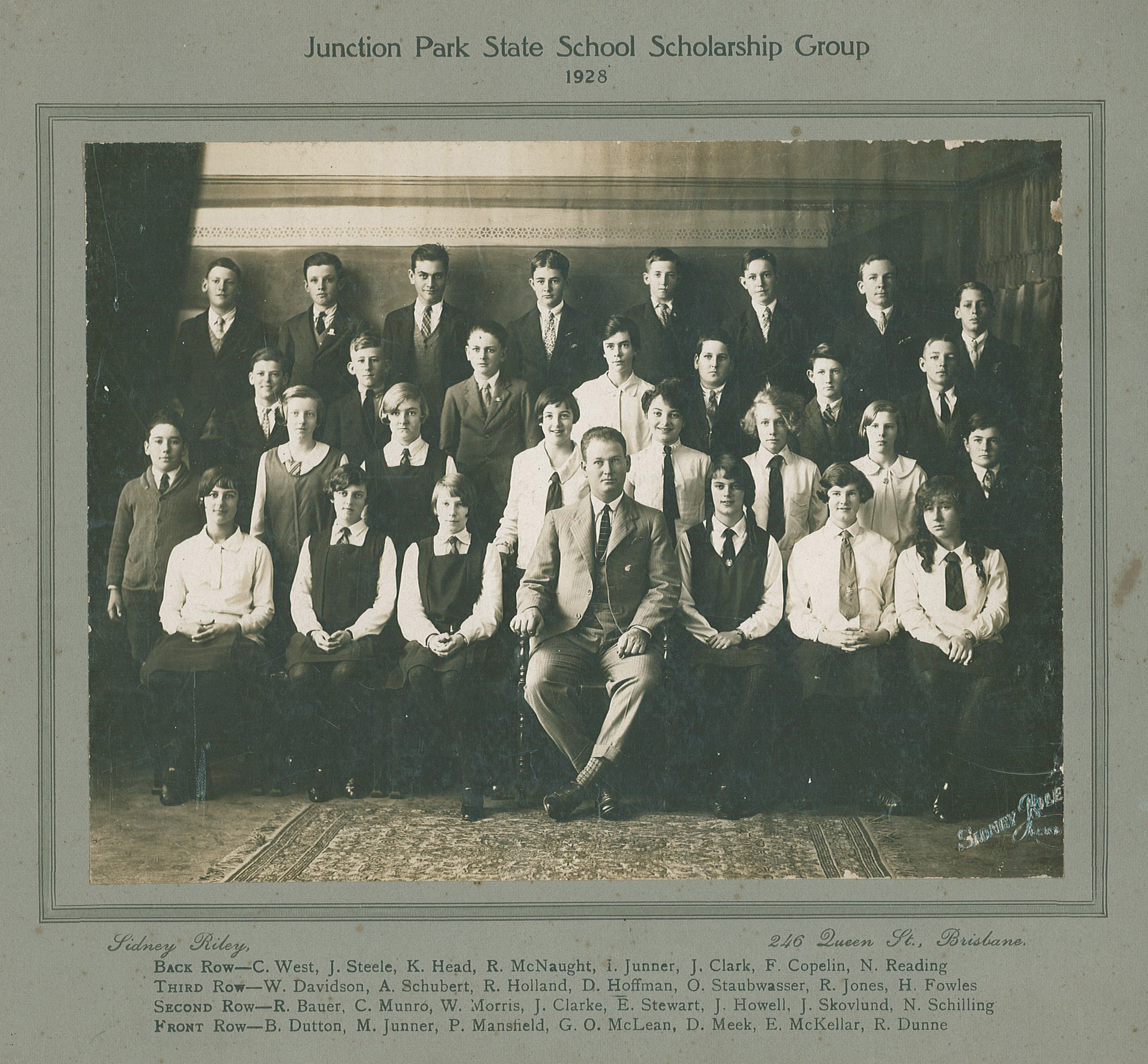 1928 Scholarship Class cropped.jpg